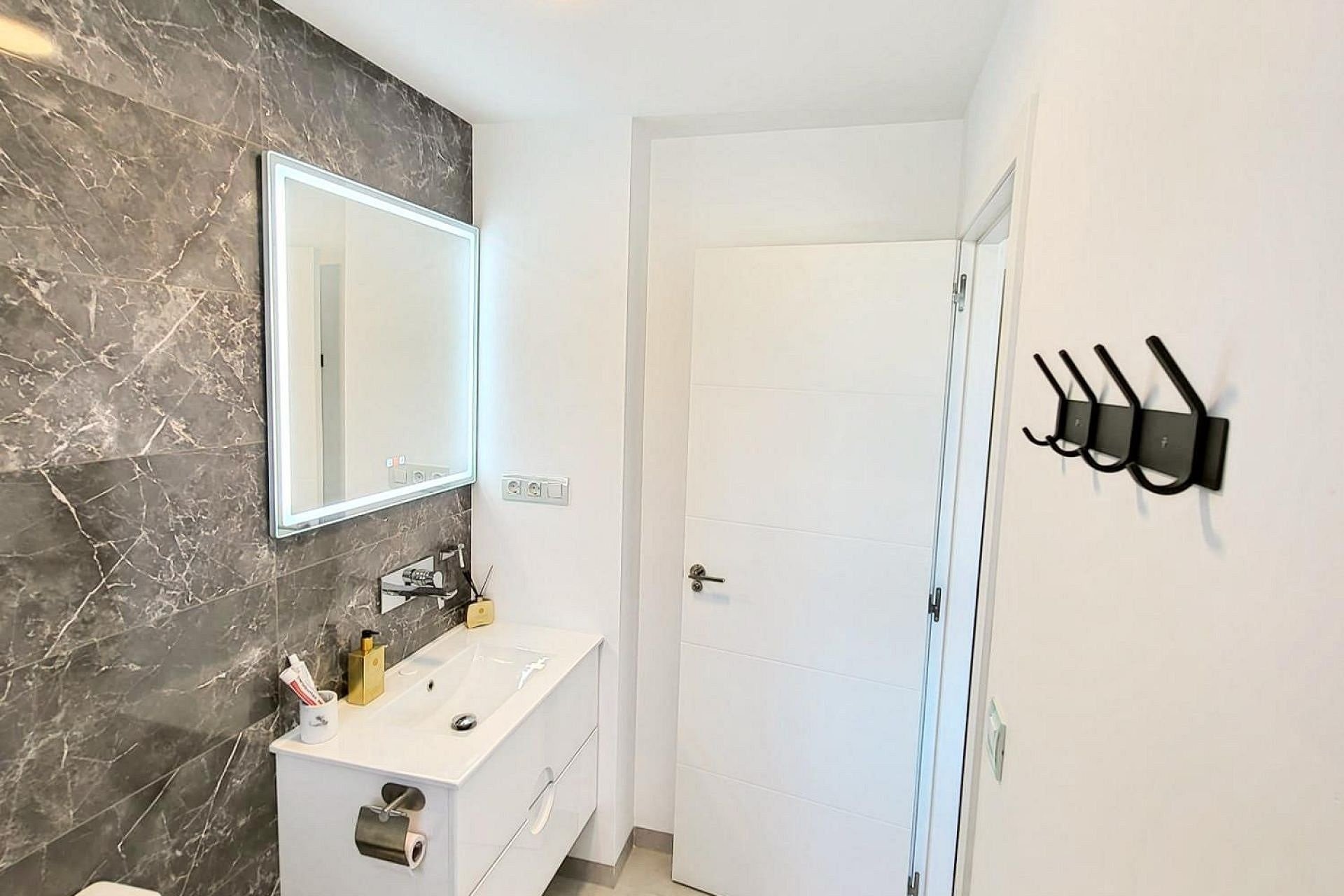 Resale - Apartment - San Miguel de Salinas