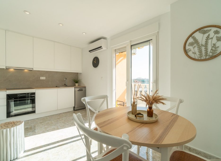 Resale - Apartment - Torrevieja - La Mata