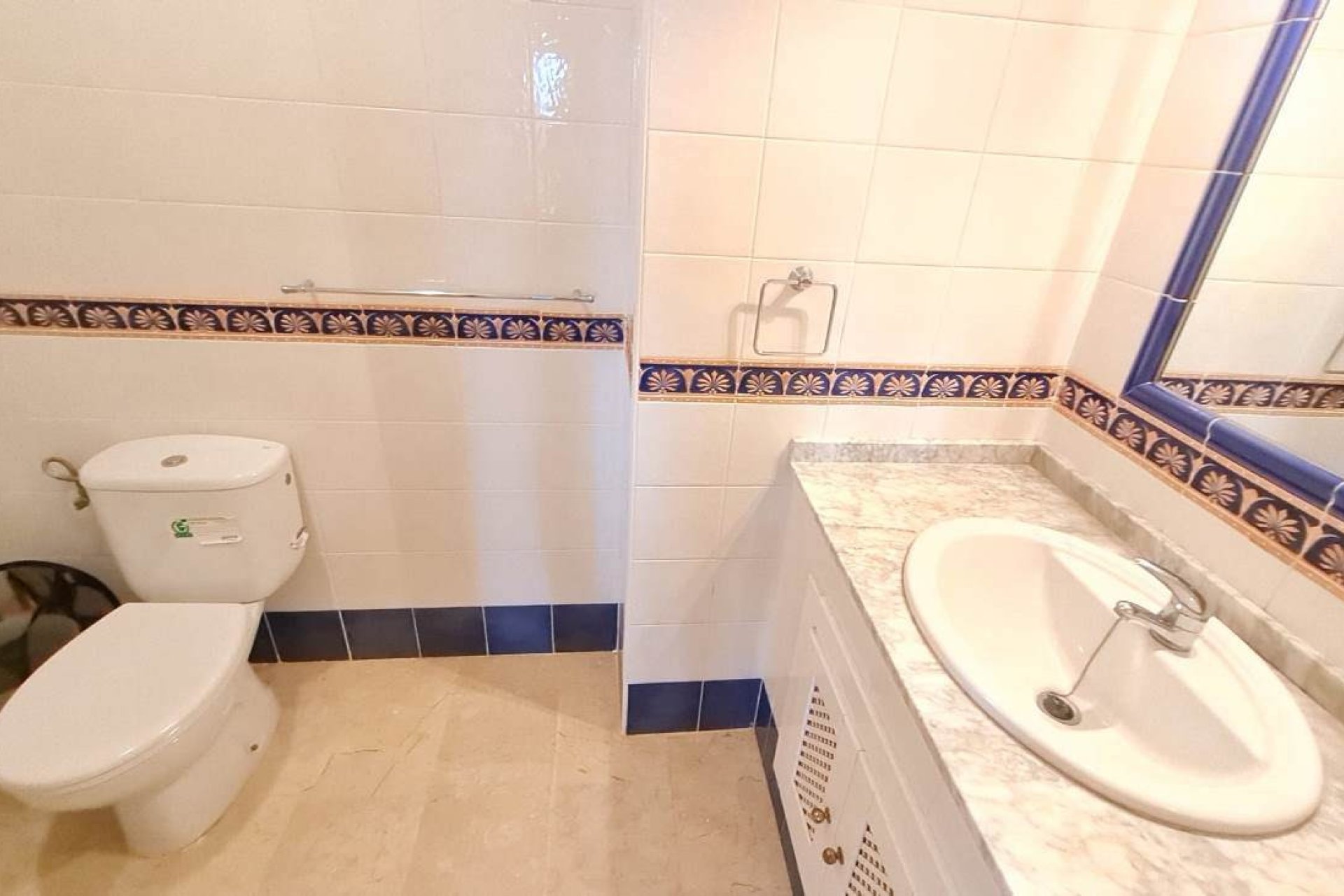Resale - Apartment - Villamartín - PAU 8