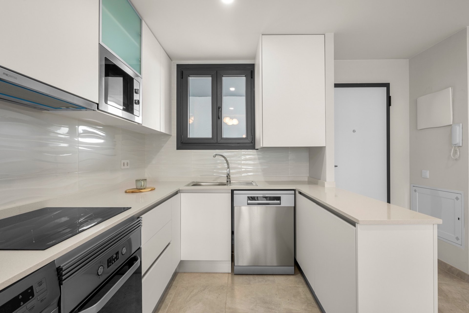 Resale - Apartment - Villamartín