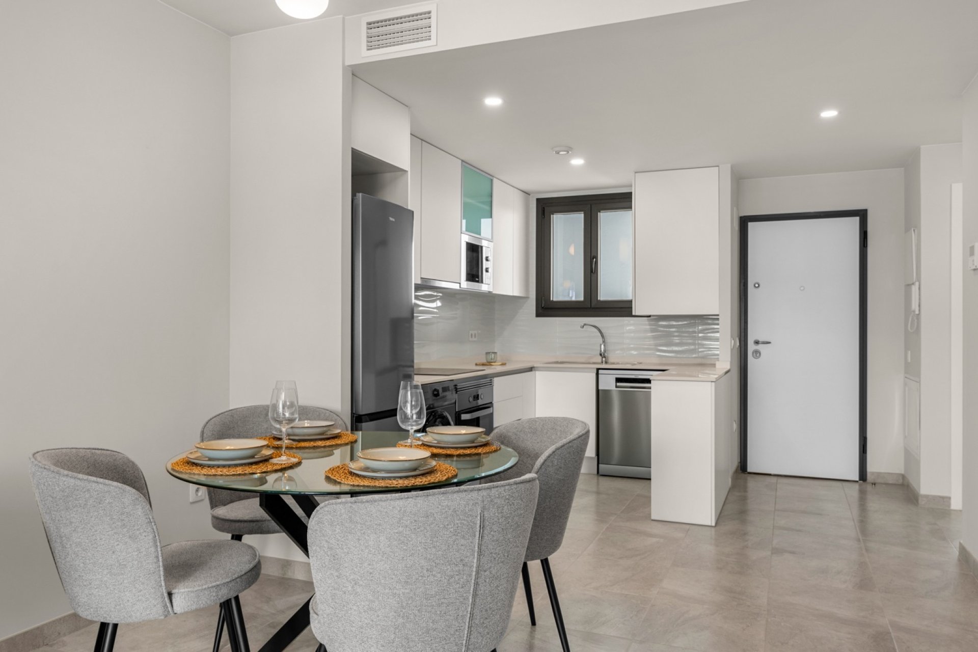 Resale - Apartment - Villamartín