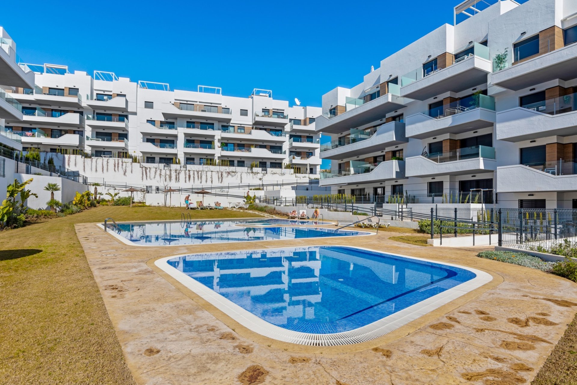 Resale - Apartment - Villamartín