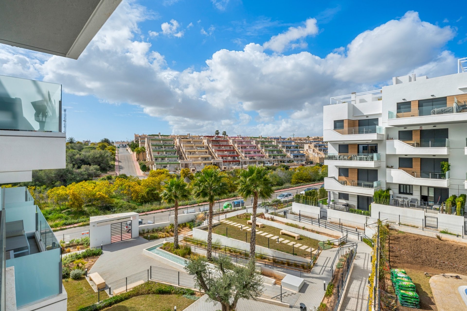 Resale - Apartment - Villamartín