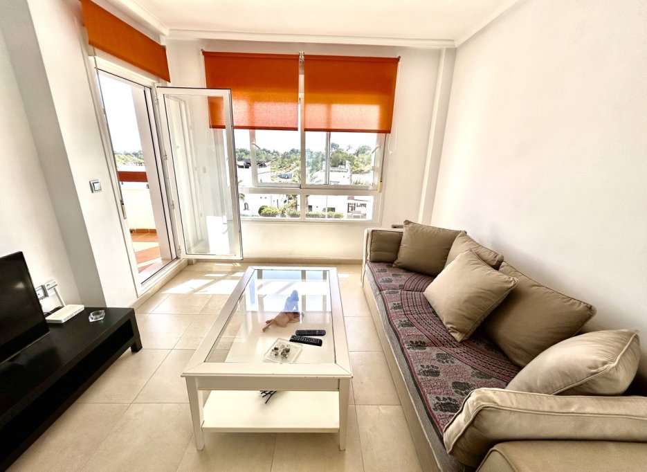 Resale - Apartment - Villamartín