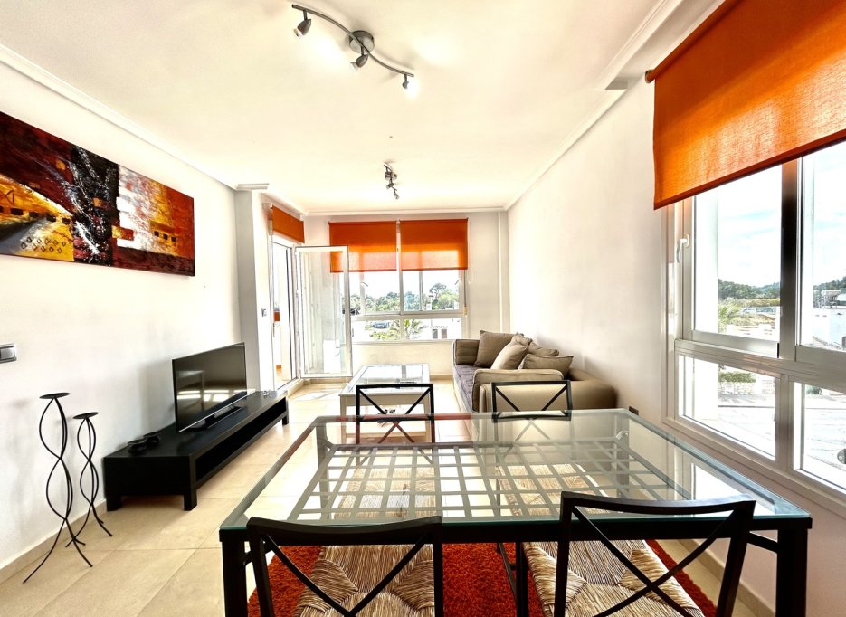 Resale - Apartment - Villamartín