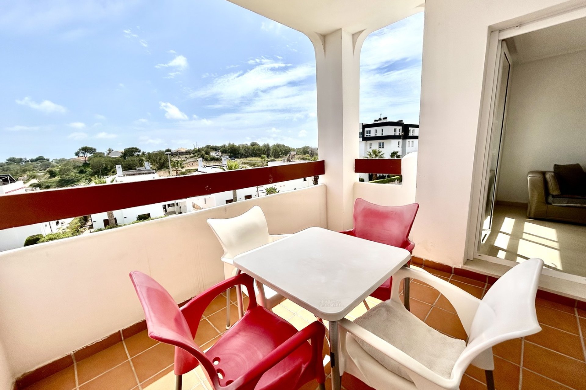 Resale - Apartment - Villamartín