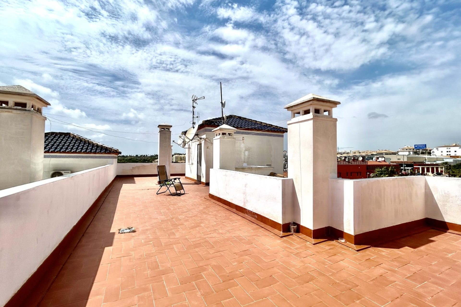 Resale - Apartment - Villamartín