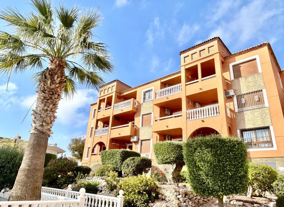 Resale - Apartment - Villamartín