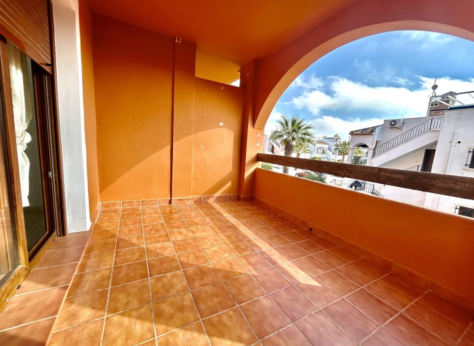 Resale - Apartment - Villamartín