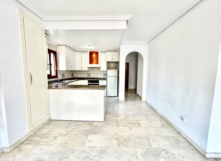 Resale - Apartment - Villamartín