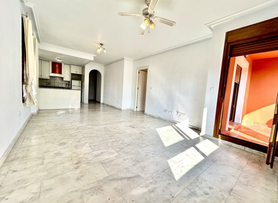 Resale - Apartment - Villamartín