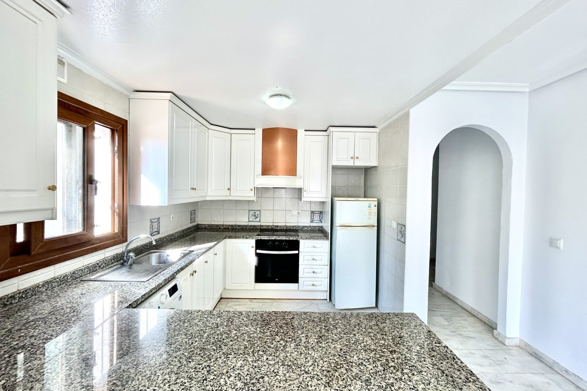 Resale - Apartment - Villamartín