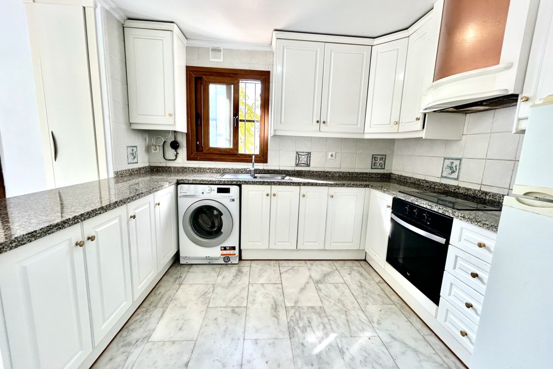 Resale - Apartment - Villamartín