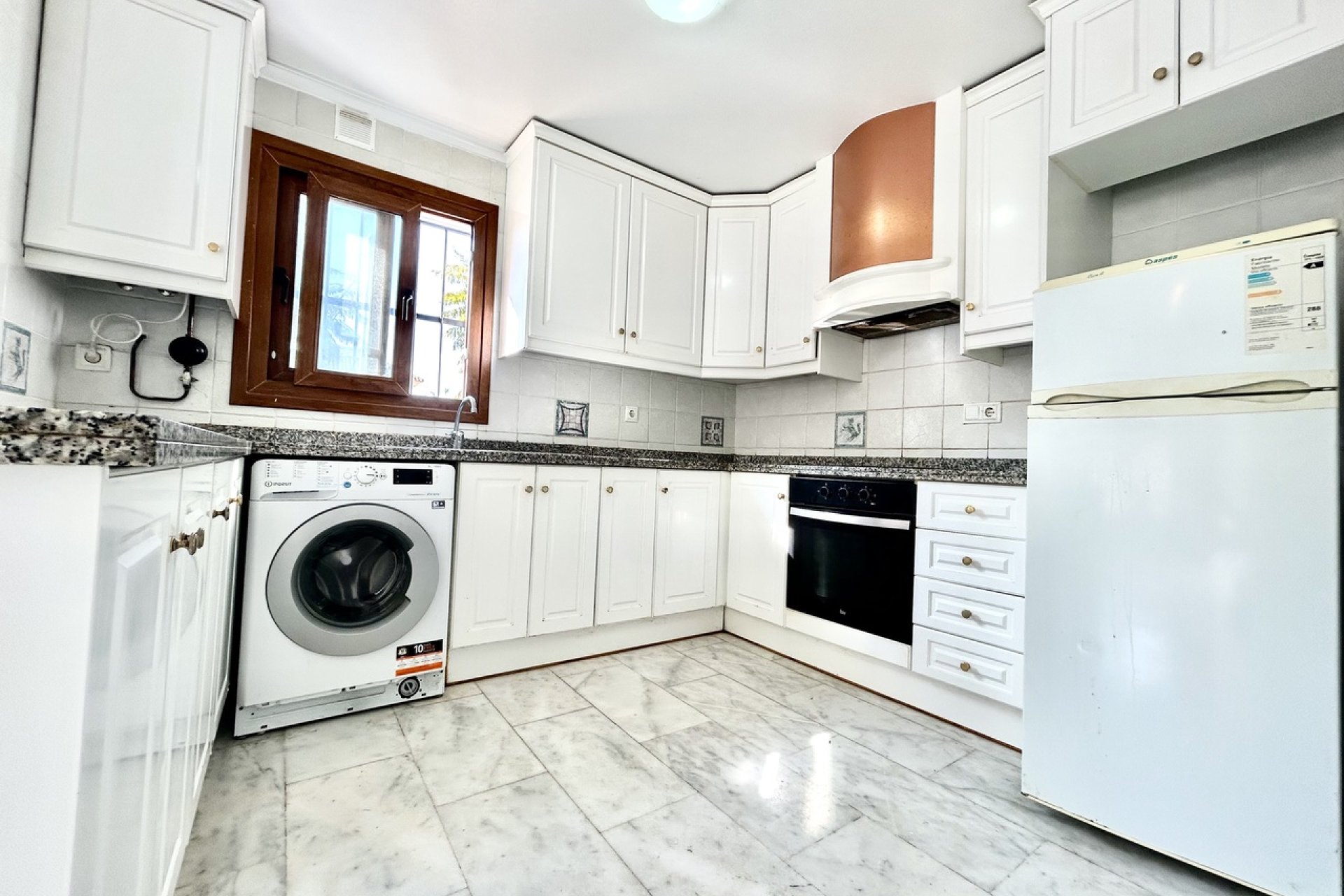 Resale - Apartment - Villamartín