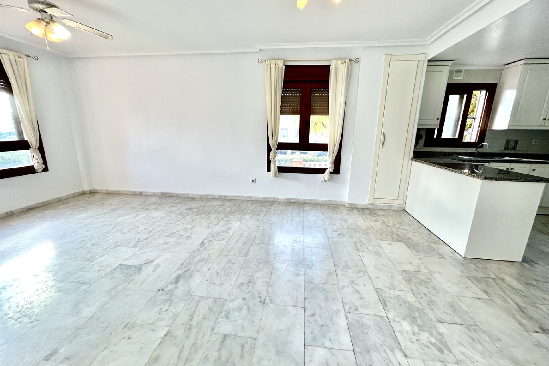 Resale - Apartment - Villamartín