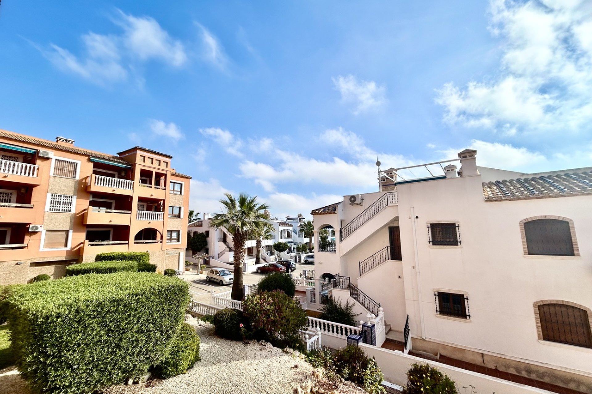 Resale - Apartment - Villamartín