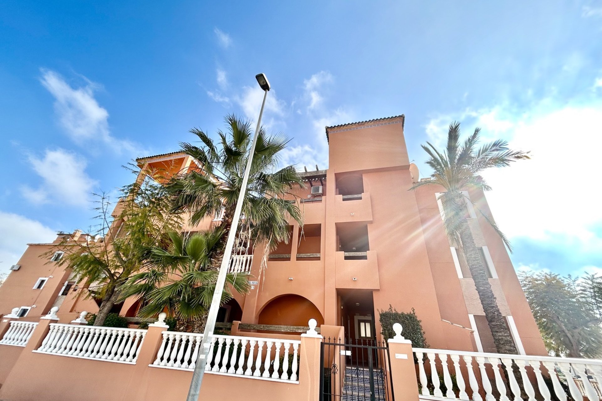 Resale - Apartment - Villamartín