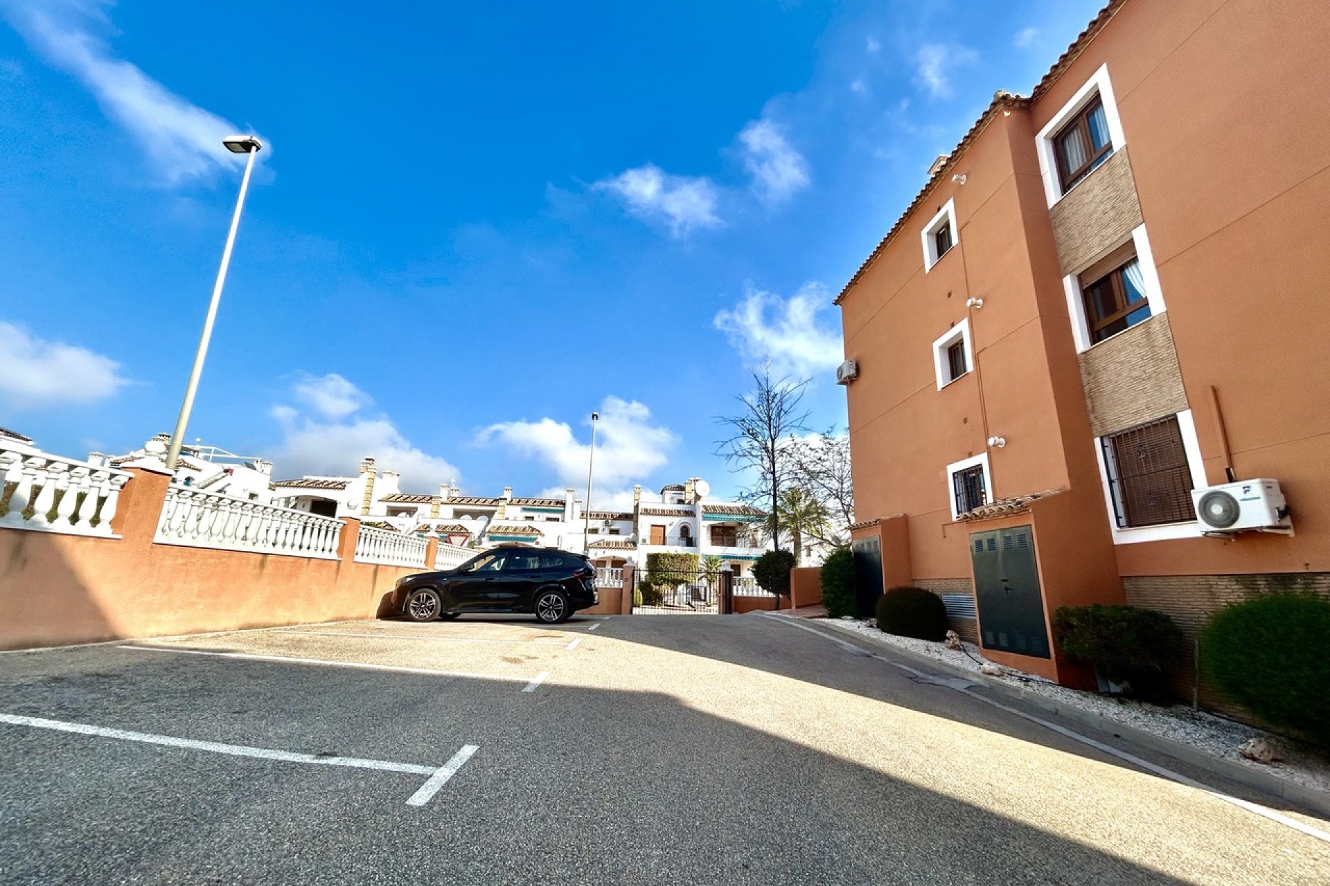 Resale - Apartment - Villamartín