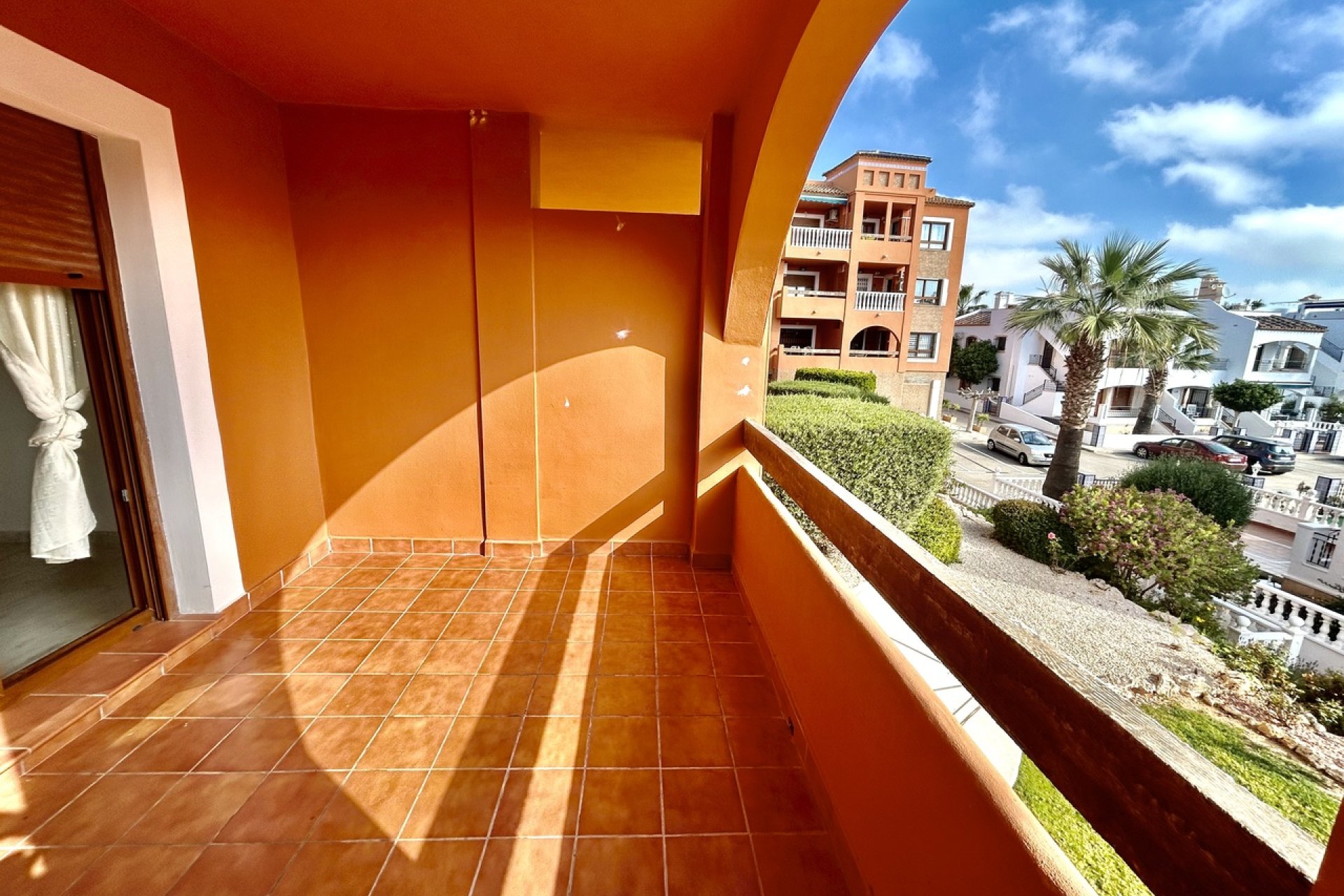 Resale - Apartment - Villamartín