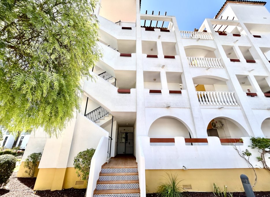 Resale - Apartment - Villamartín