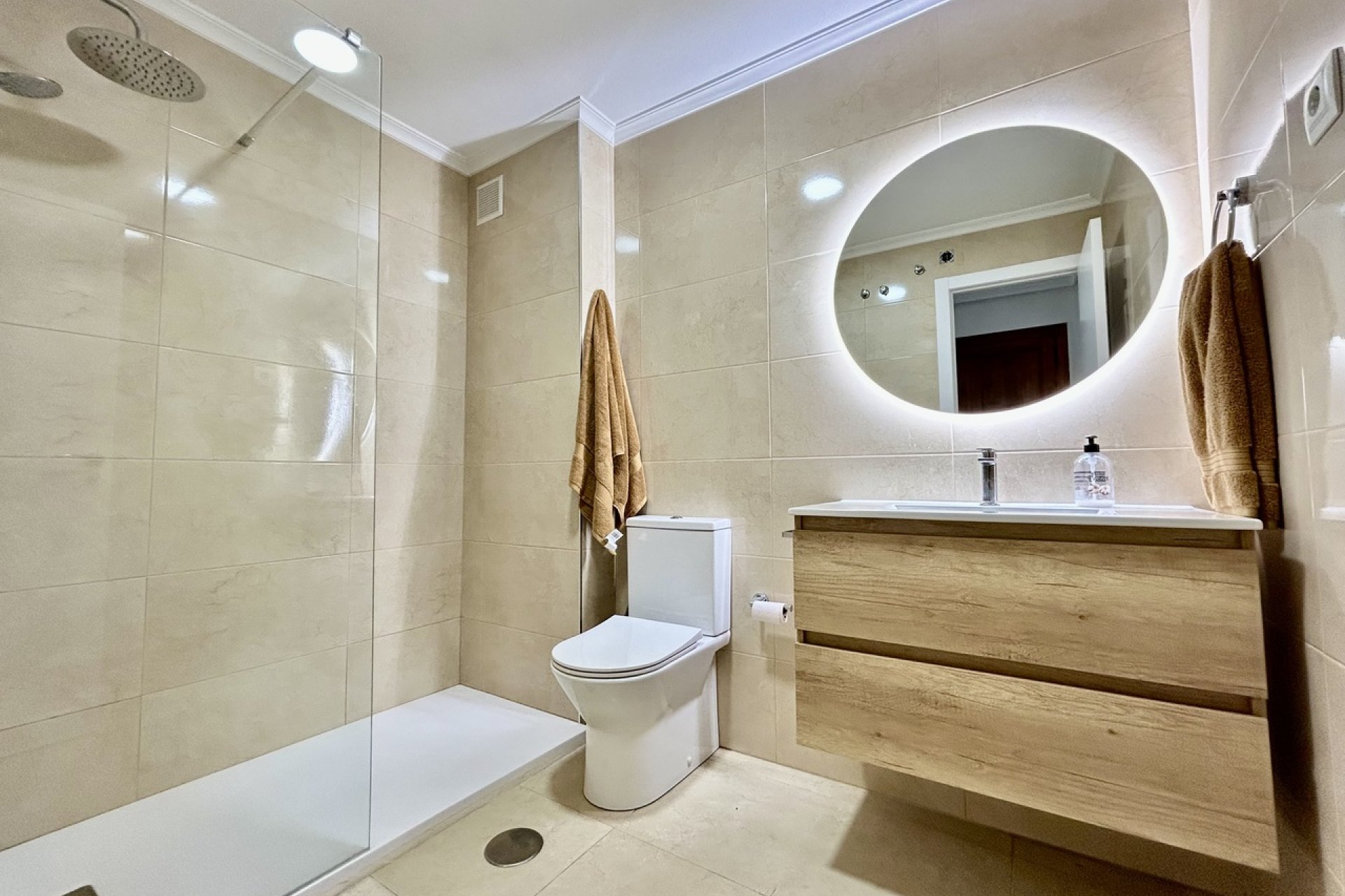 Resale - Apartment - Villamartín