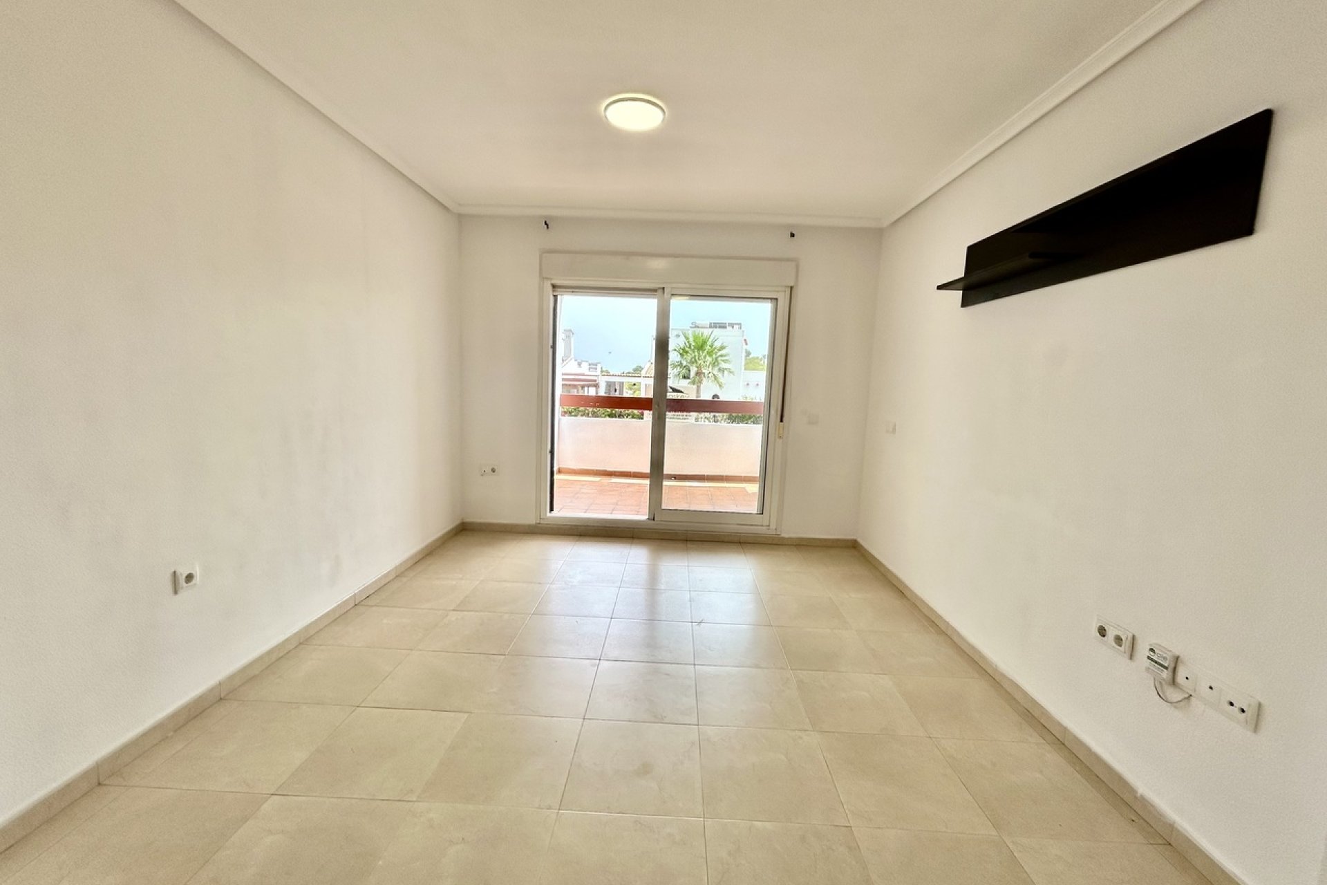 Resale - Apartment - Villamartín
