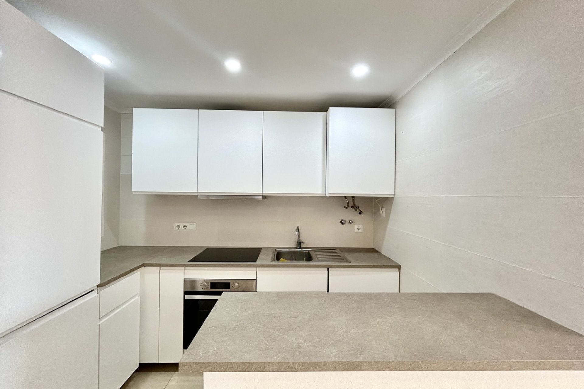 Resale - Apartment - Villamartín