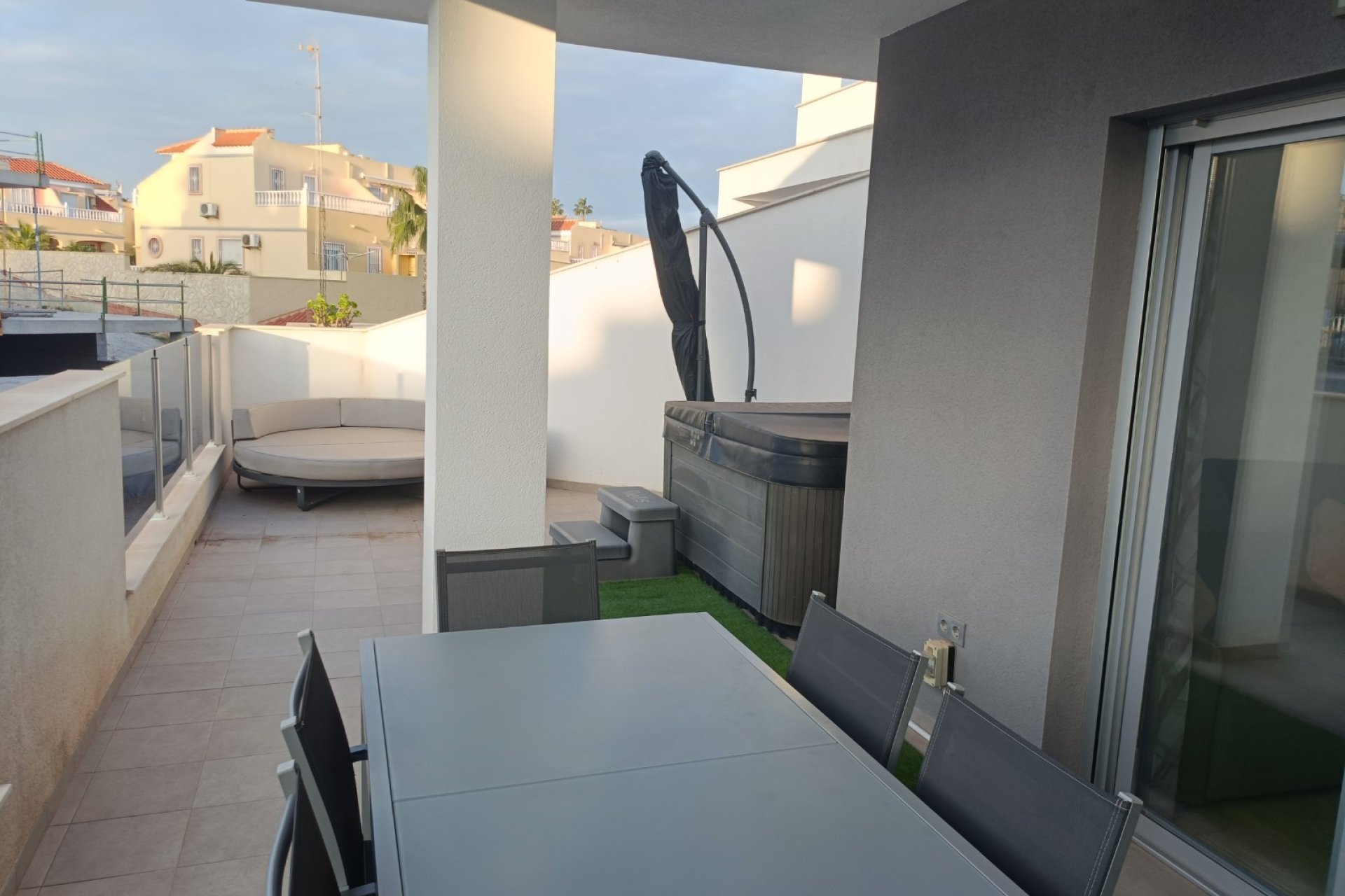 Resale - Apartment - Villamartin