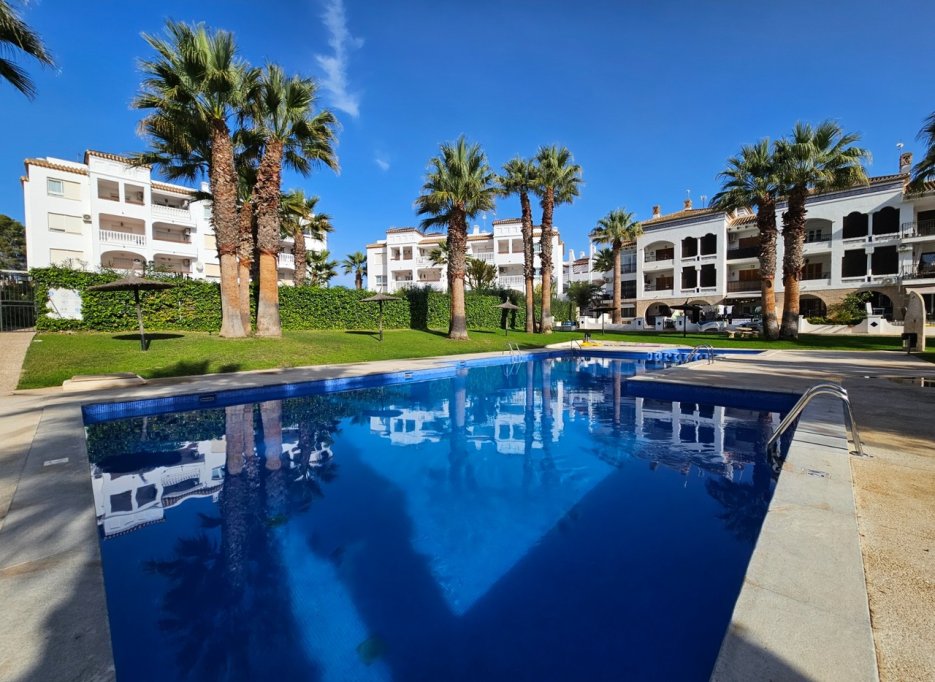 Resale - Apartment - Villamartín