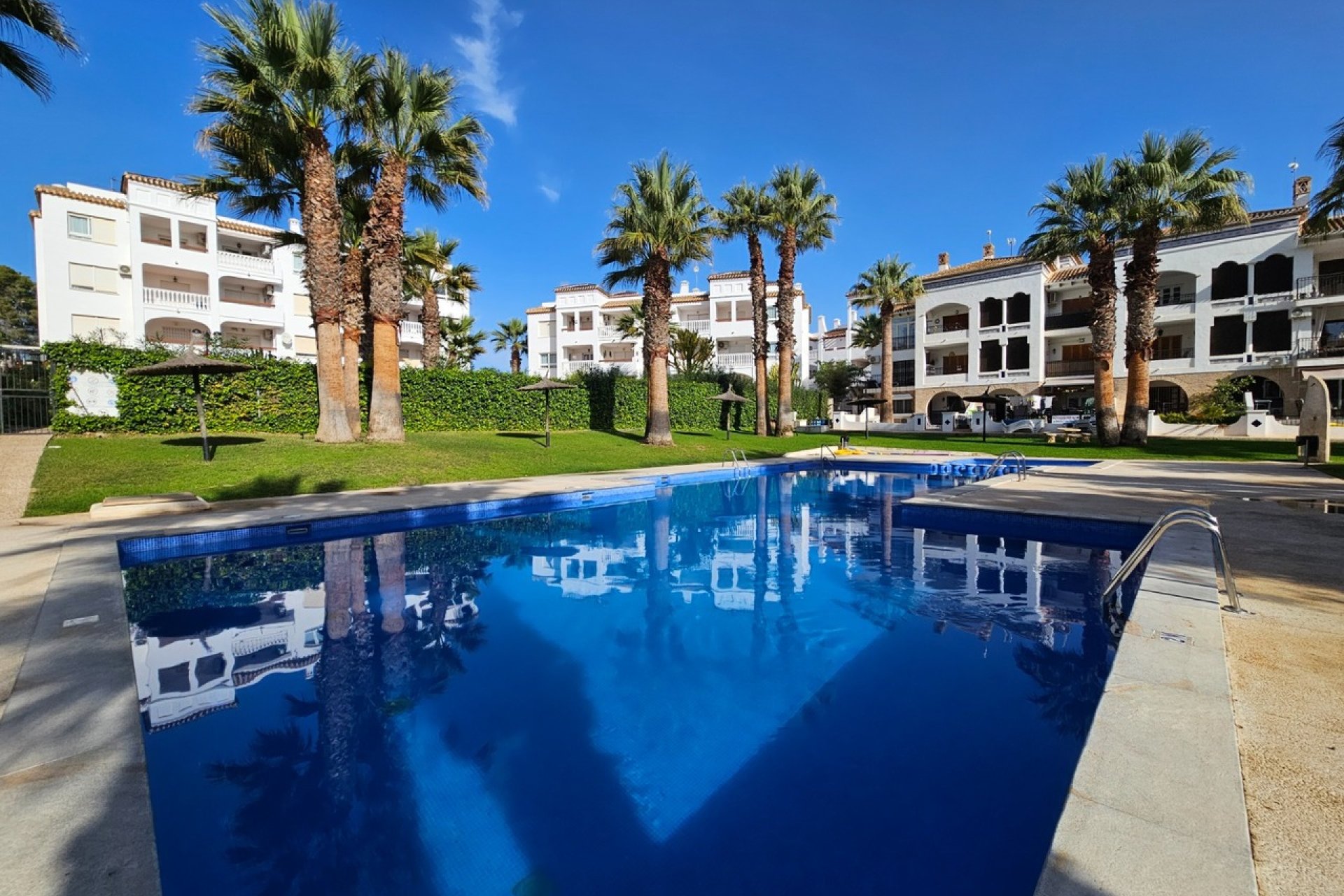 Resale - Apartment - Villamartín
