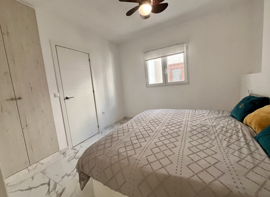 Resale - Apartment - Villamartín