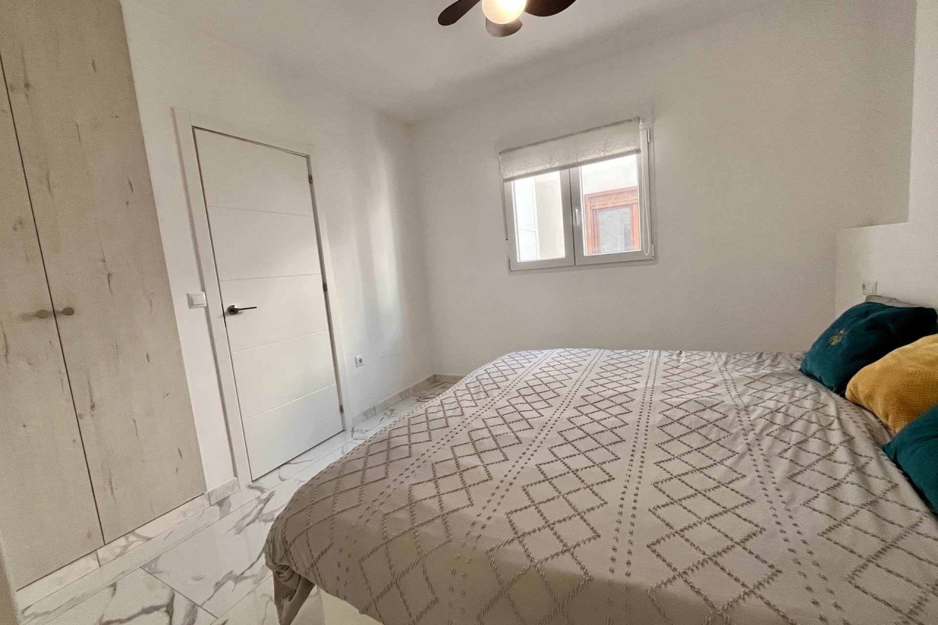 Resale - Apartment - Villamartín