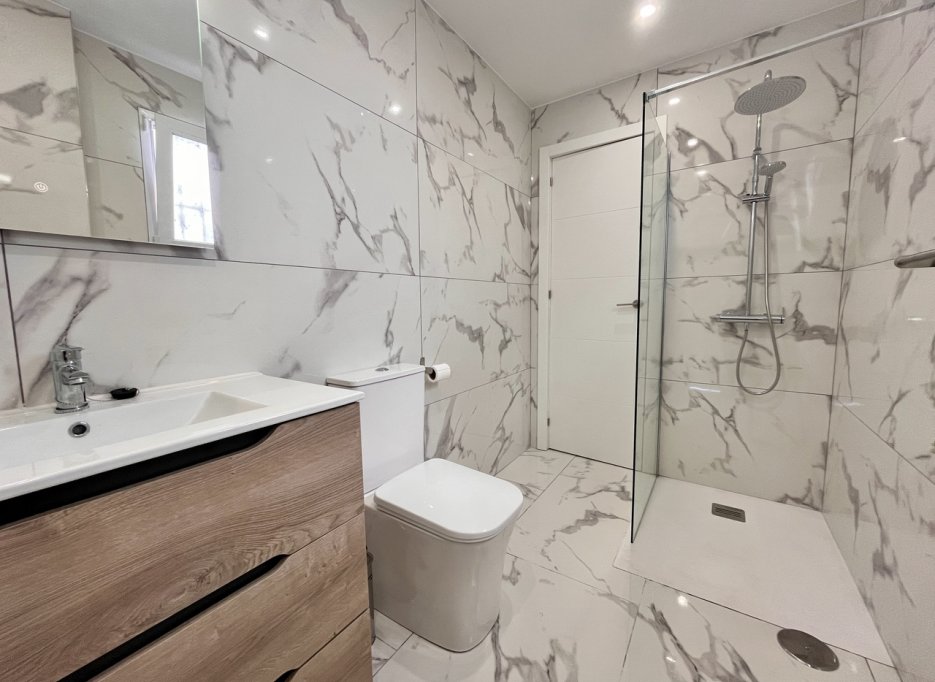 Resale - Apartment - Villamartín