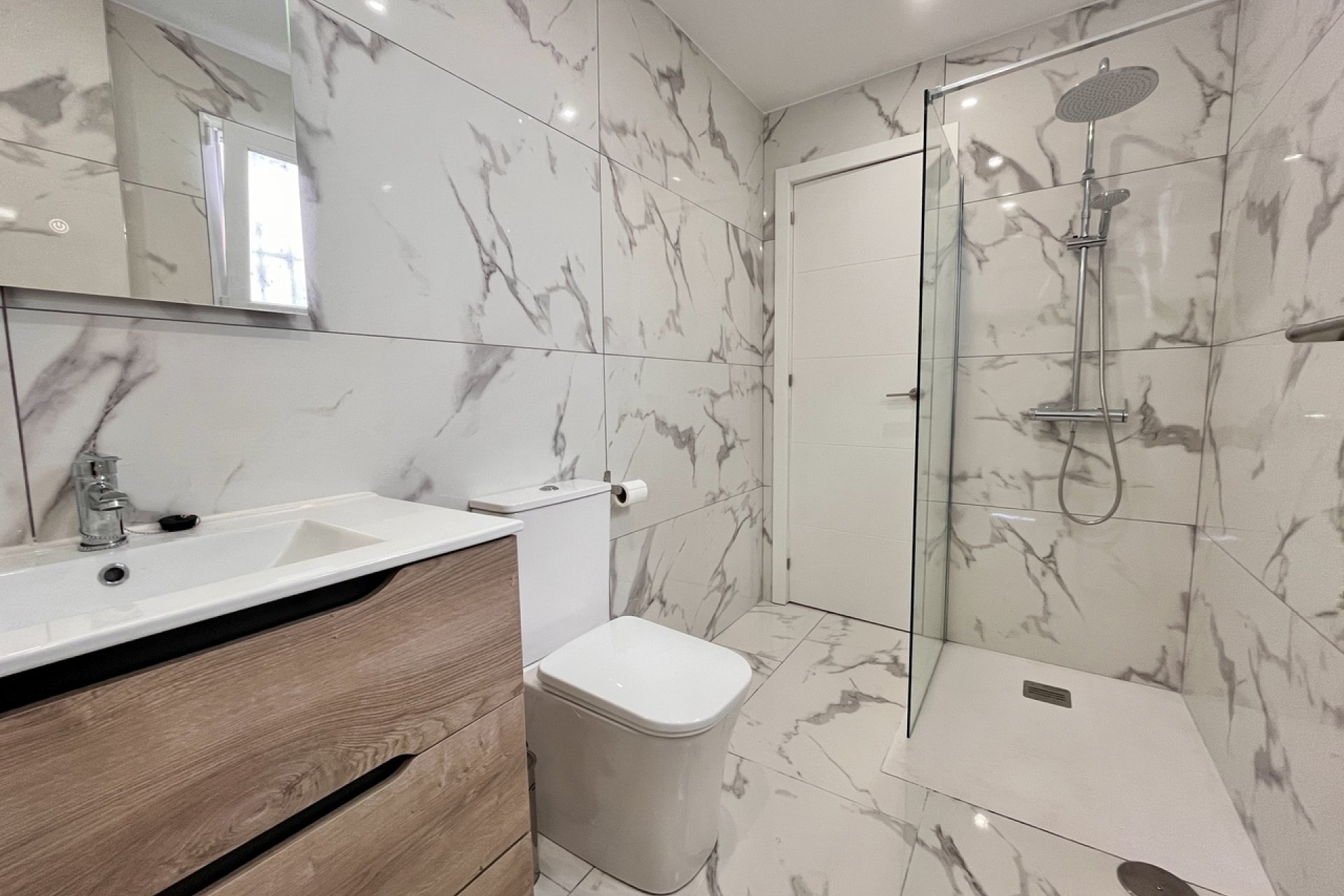 Resale - Apartment - Villamartín