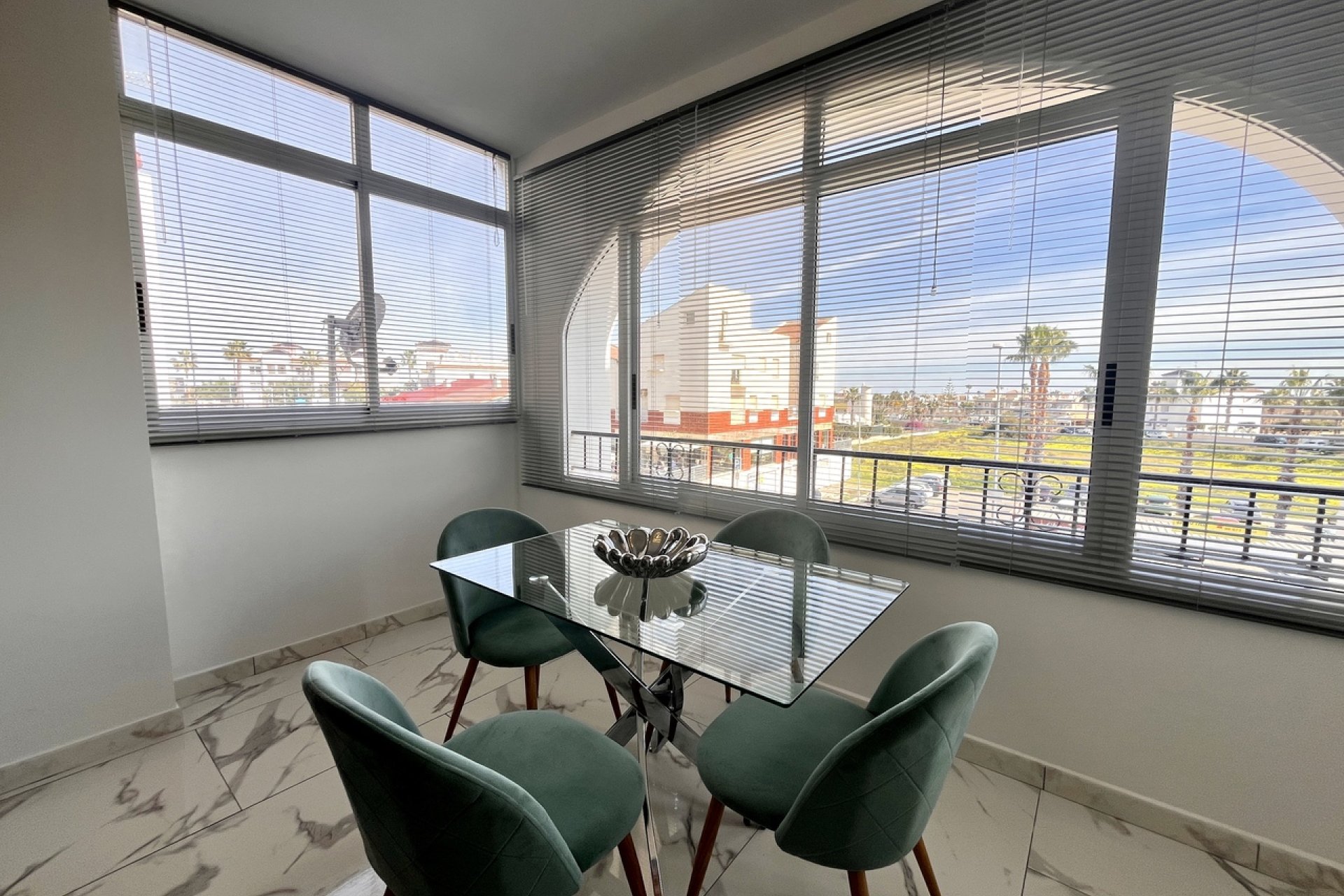 Resale - Apartment - Villamartín