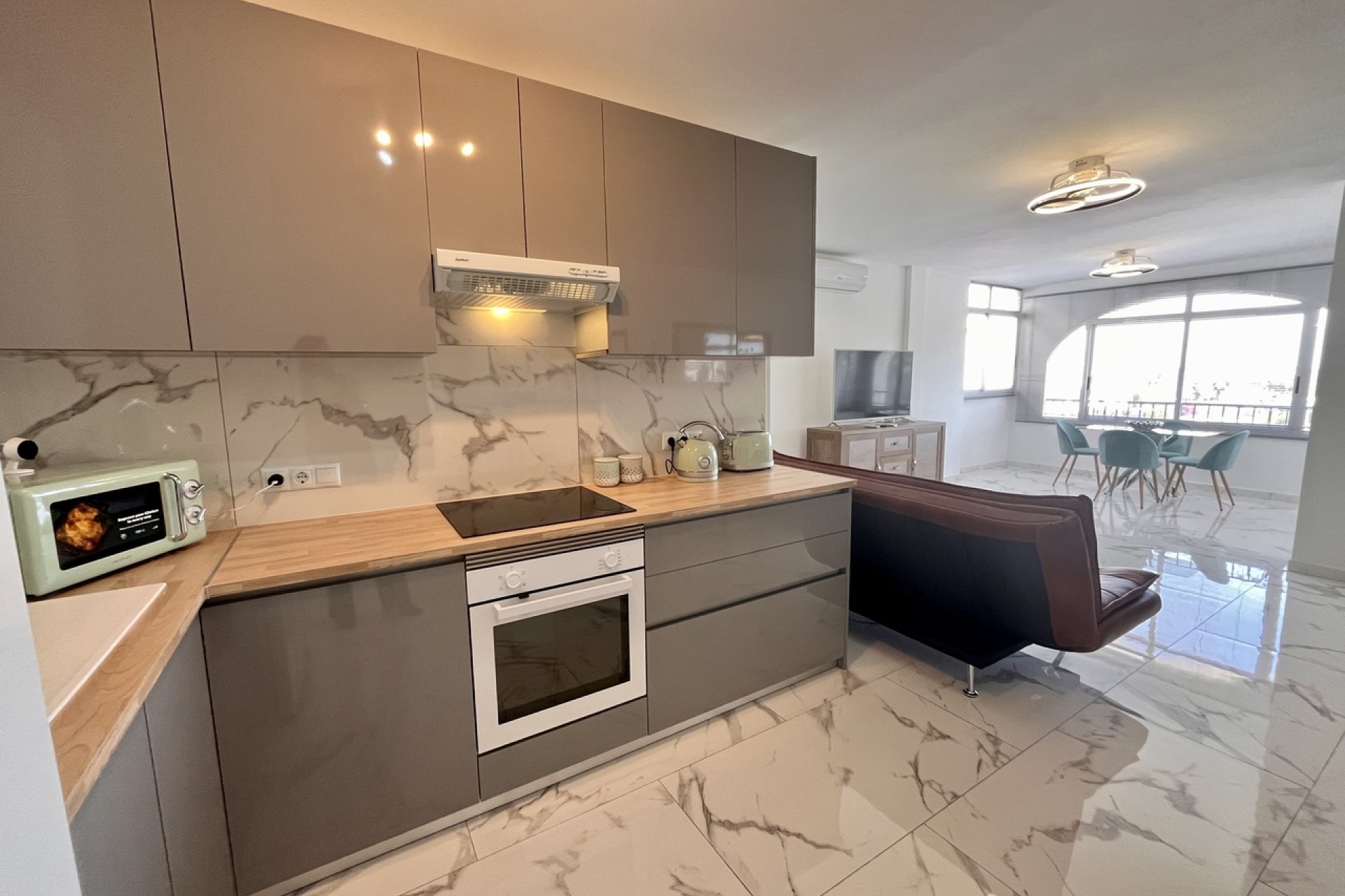 Resale - Apartment - Villamartín