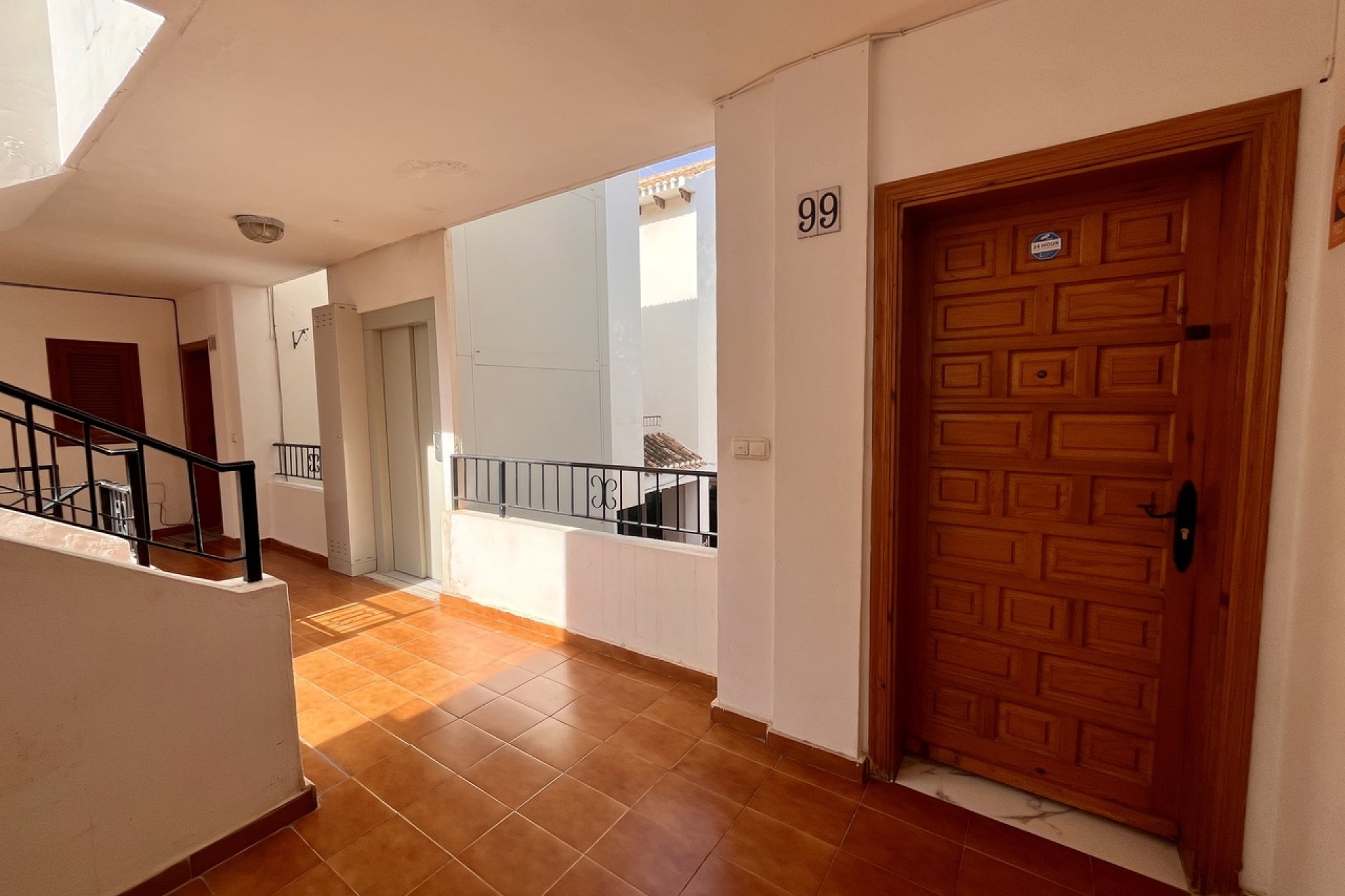 Resale - Apartment - Villamartín