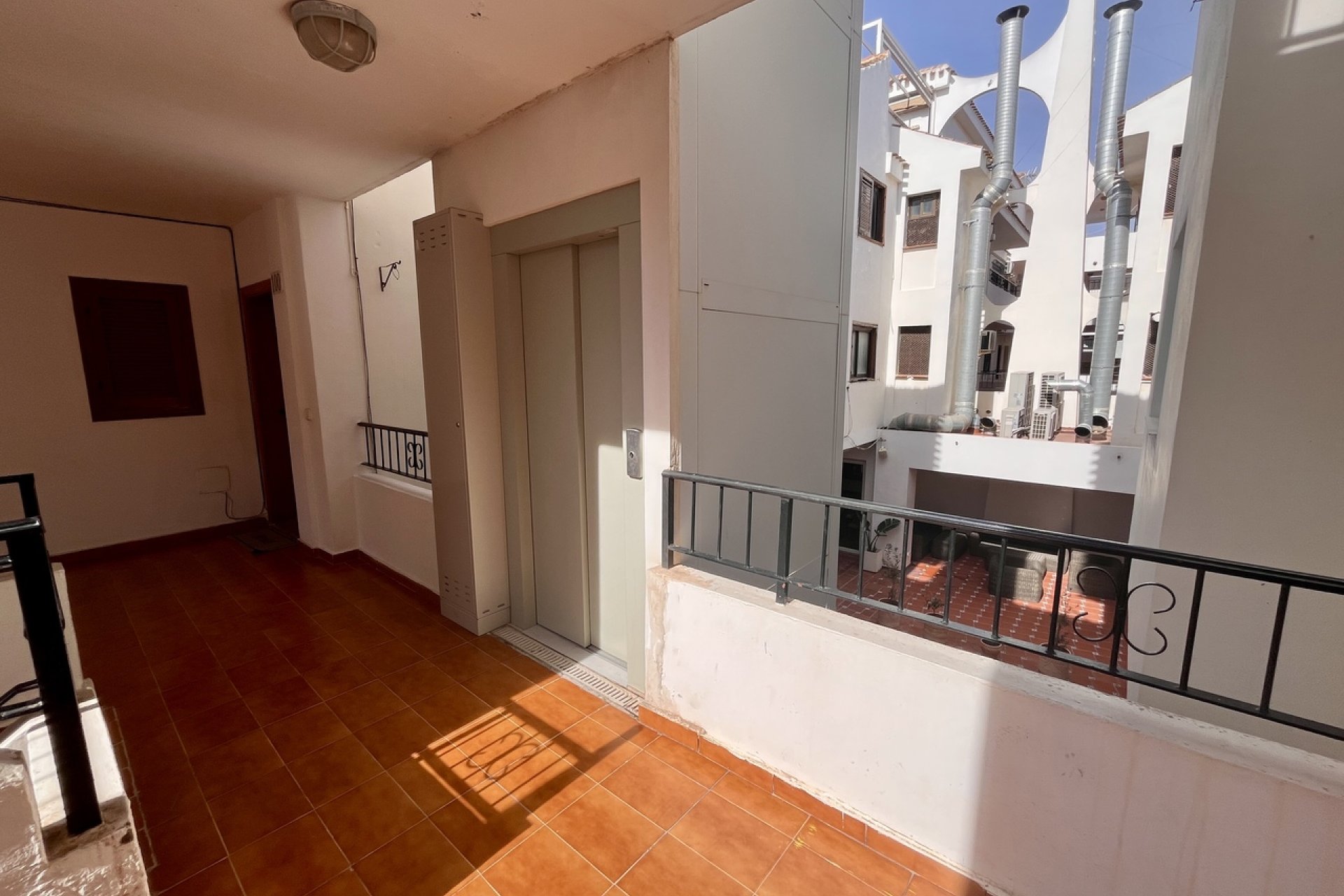 Resale - Apartment - Villamartín