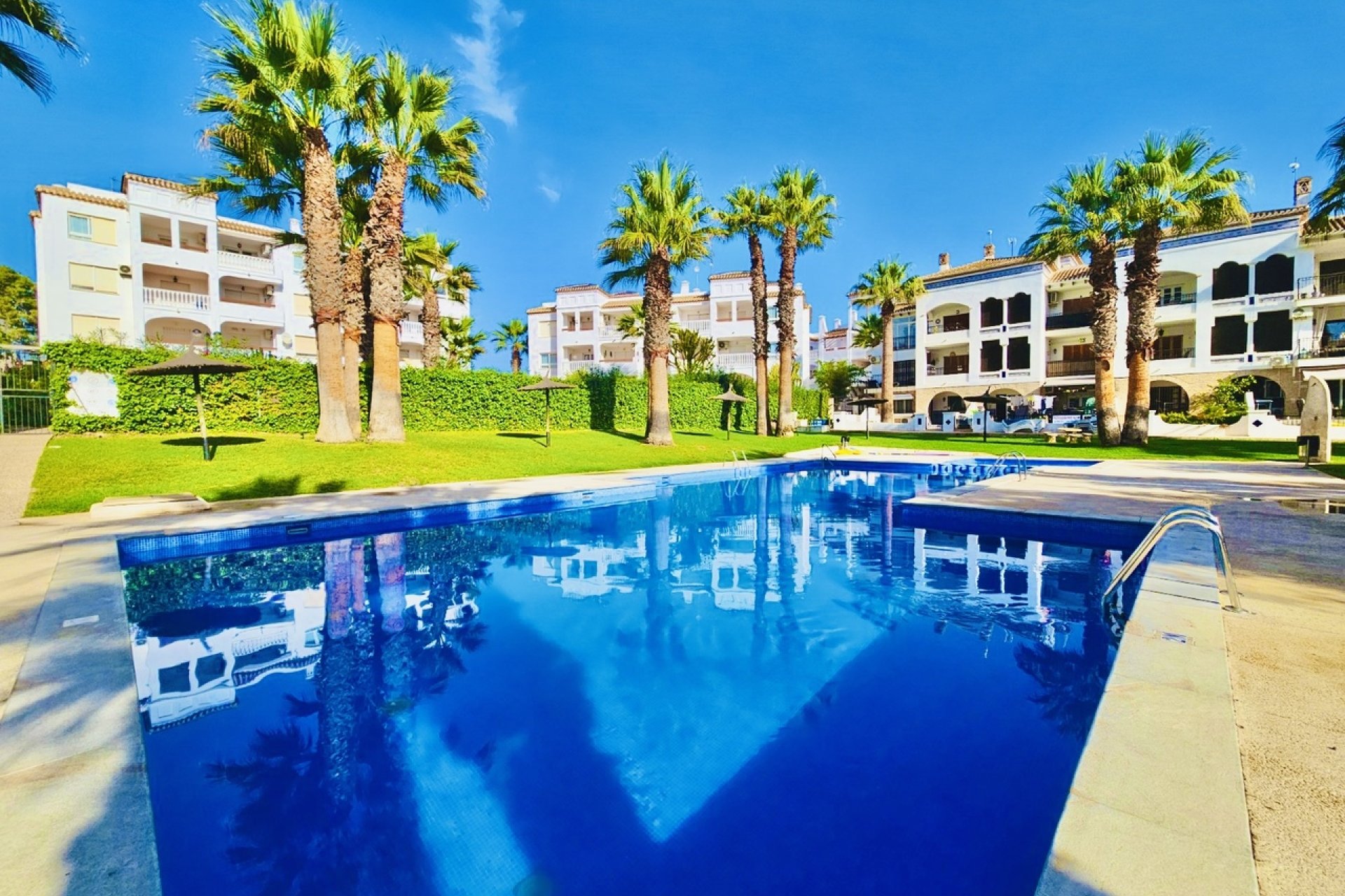 Resale - Apartment - Villamartín