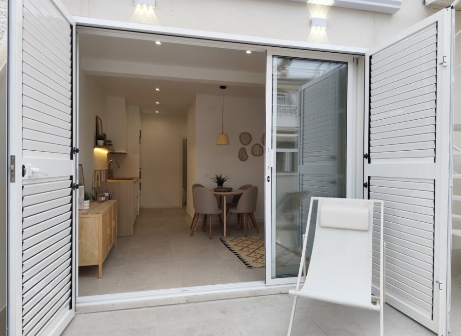 Resale - Bungalow - La Siesta