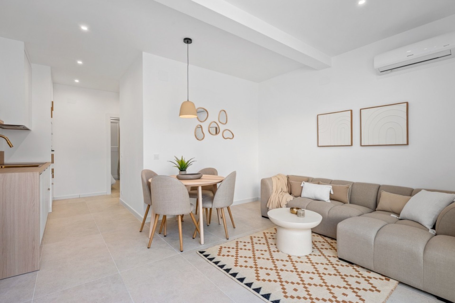 Resale - Bungalow - La Siesta