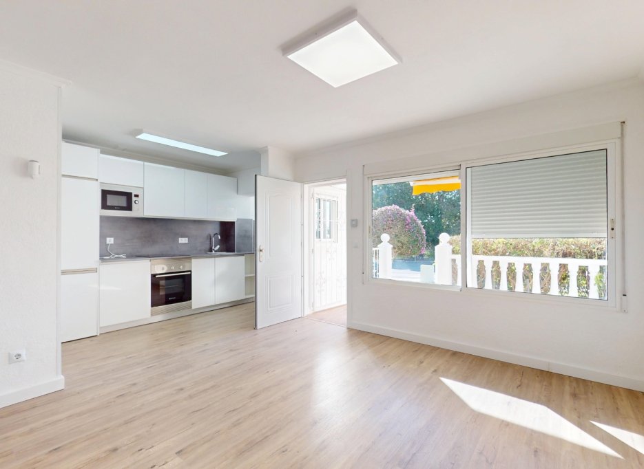 Resale - Bungalow - Orihuela Costa - Villamartín