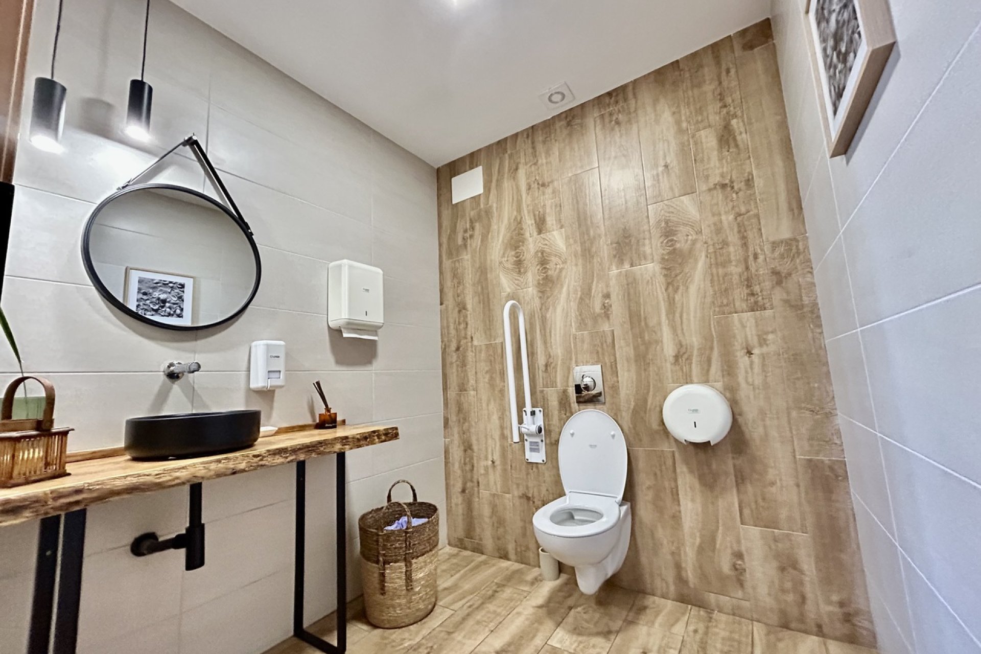 Resale - Commercial - Cabo Roig