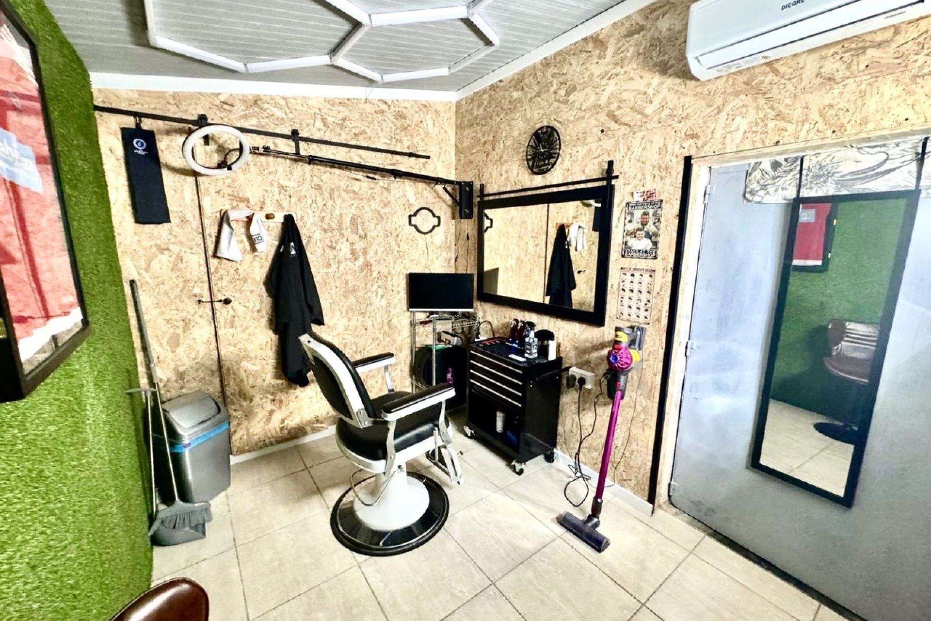 Resale - Commercial - San Miguel de Salinas