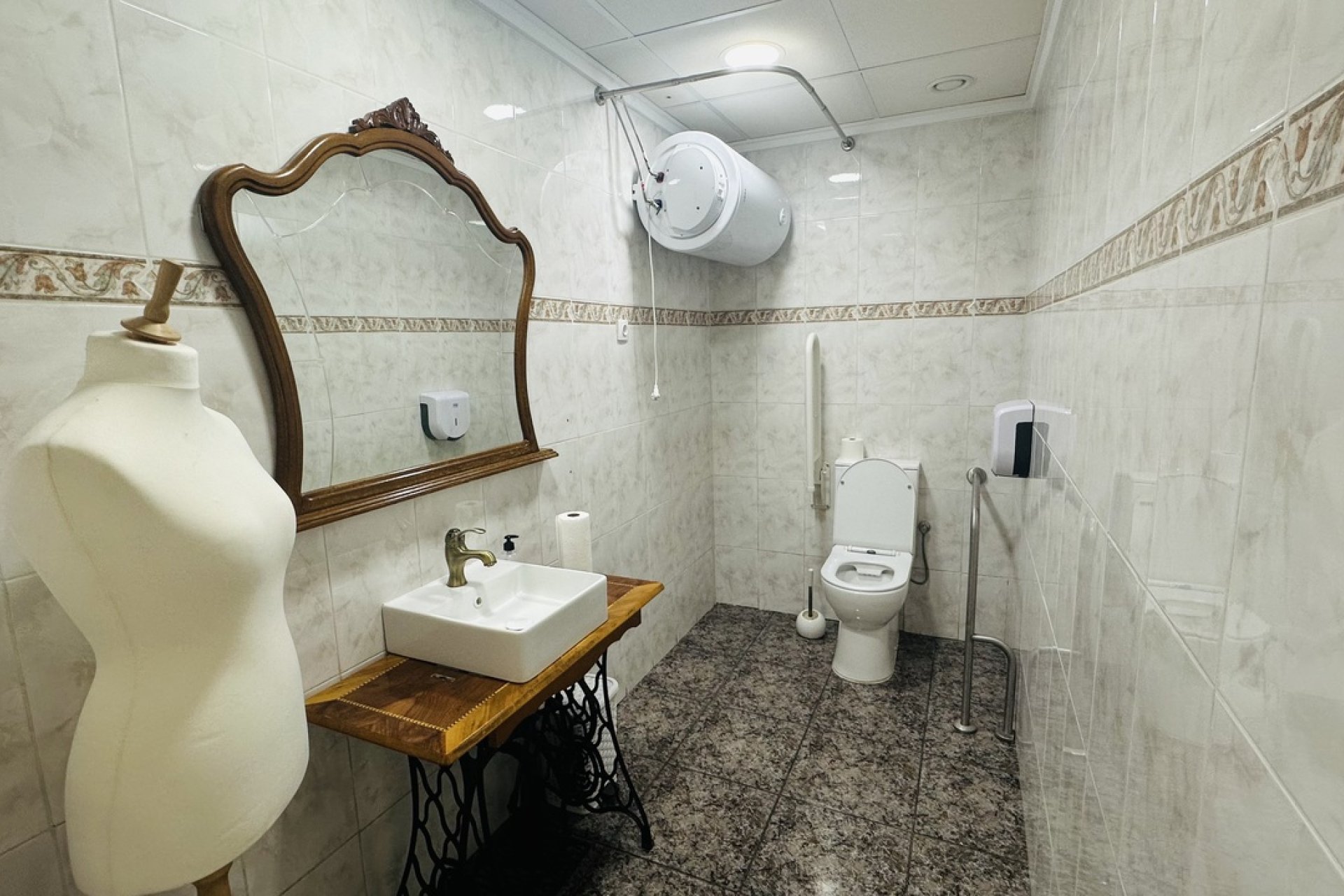 Resale - Commercial - Torrevieja
