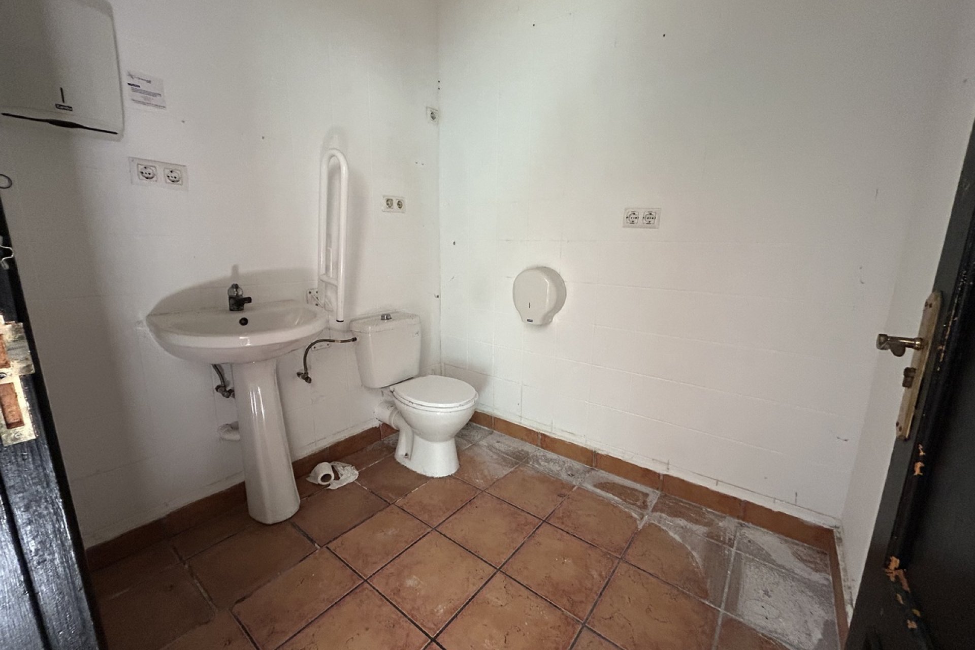 Resale - Commercial - Villamartín