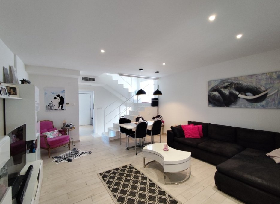 Resale - Corner townhouse - Torrevieja