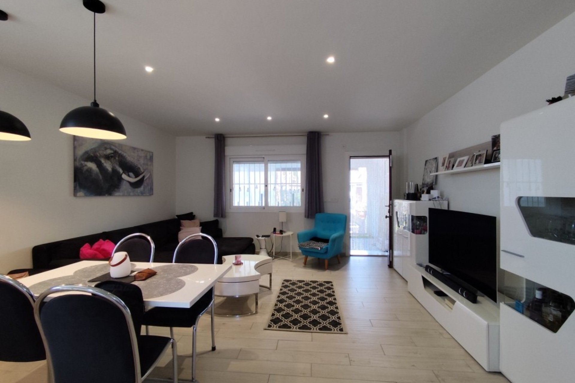 Resale - Corner townhouse - Torrevieja
