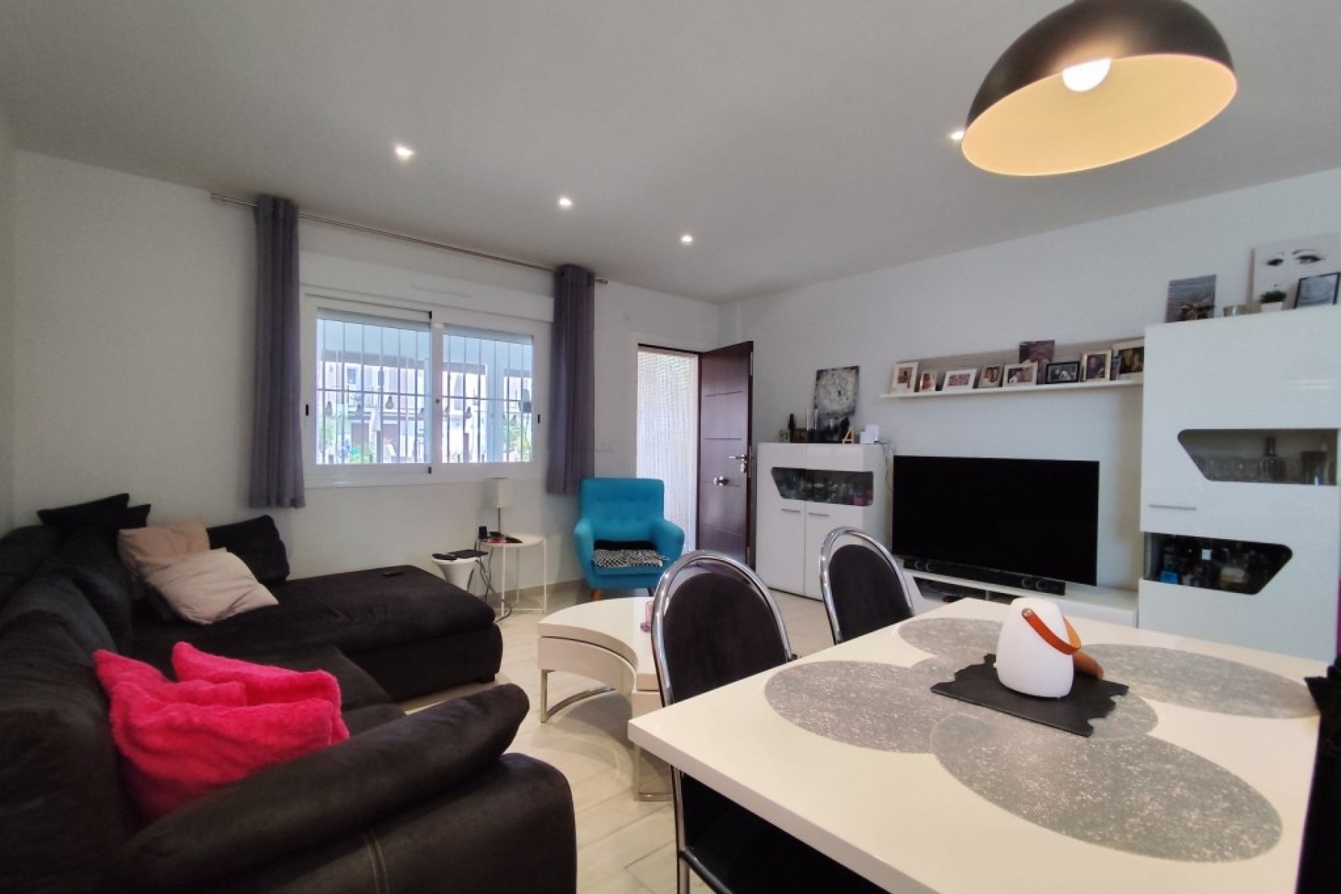 Resale - Corner townhouse - Torrevieja
