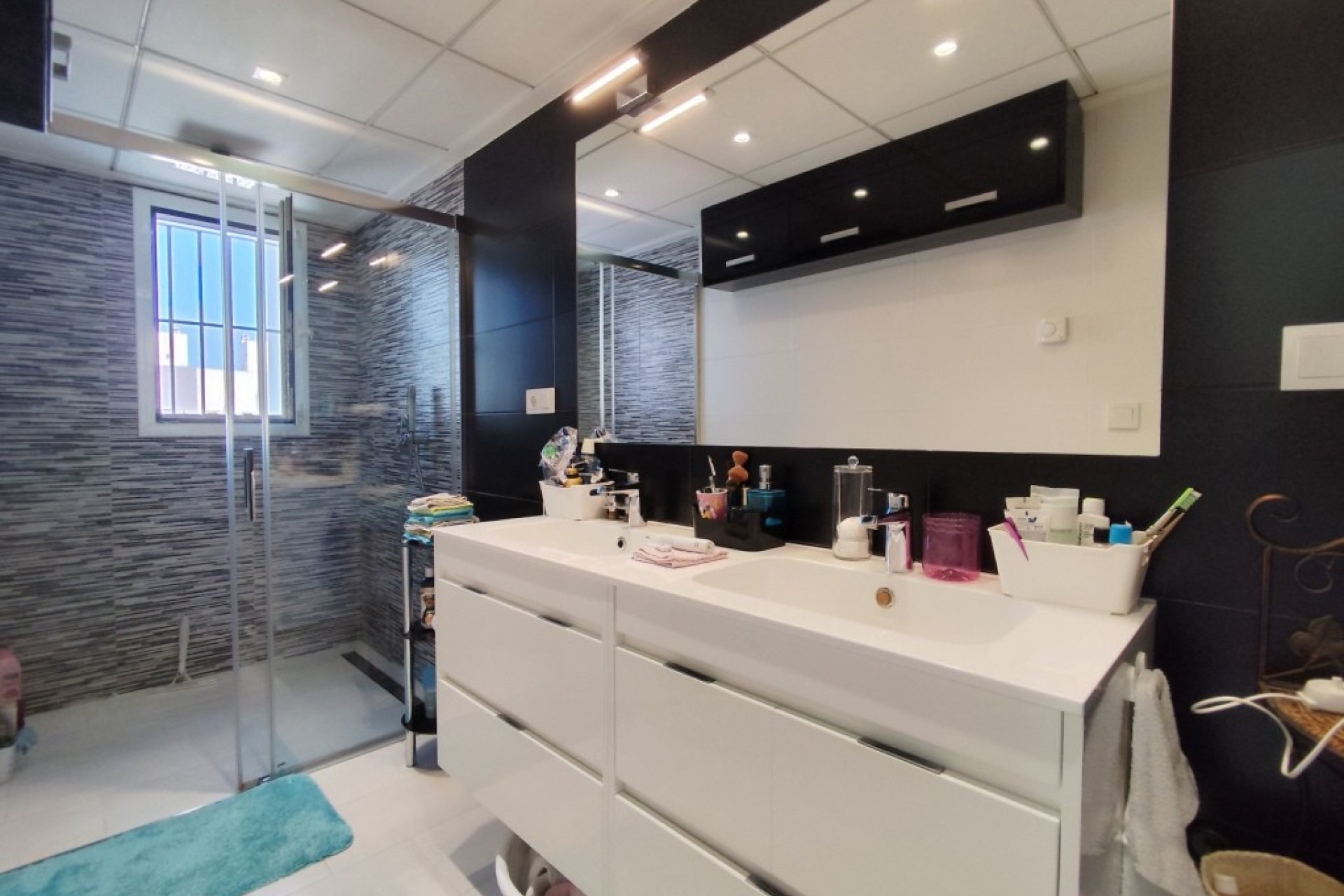 Resale - Corner townhouse - Torrevieja